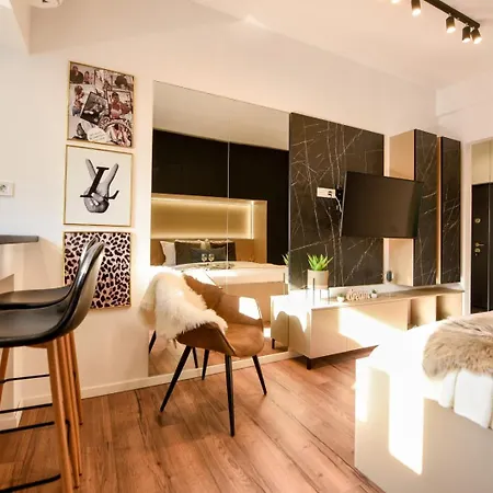 Calea Victoriei Elegance - Modern Bucharest