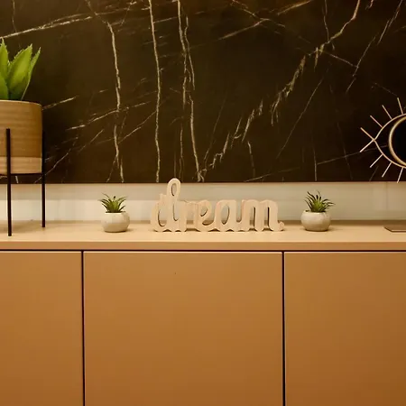 Calea Victoriei Elegance - Modern Bucharest