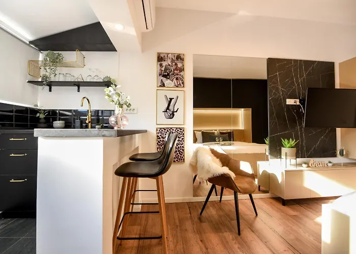 Апартаменти Calea Victoriei Elegance - Modern Бухарест